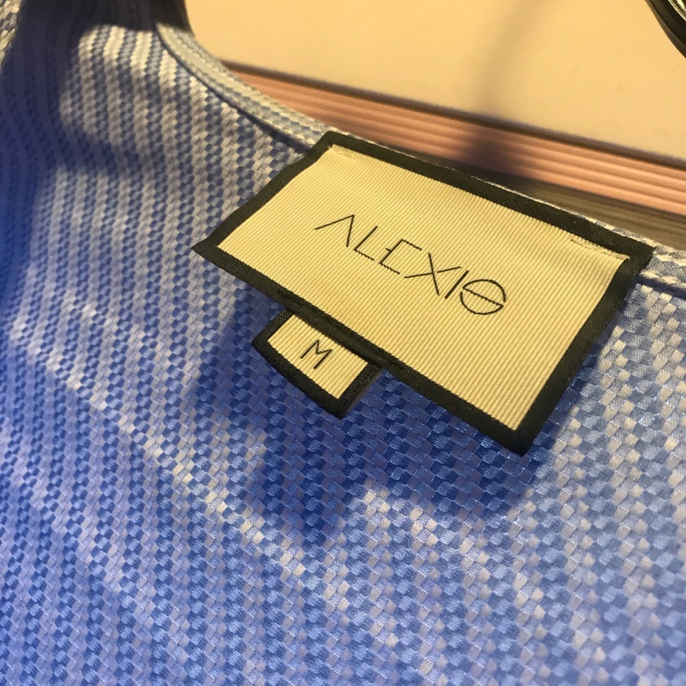 Alexie Size M Button Down Top With Flared Arms - image 4